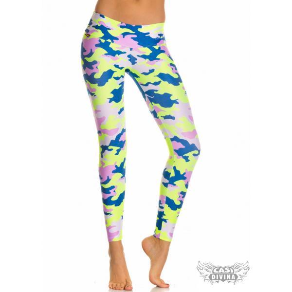 legging con cintura alta y estampado sublimado exclusivo de camuflaje